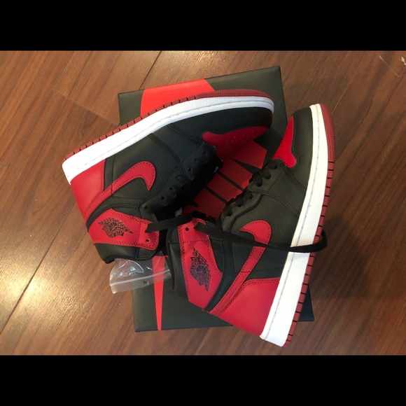 Air Jordan Banned 1s - Picture 4 of 5